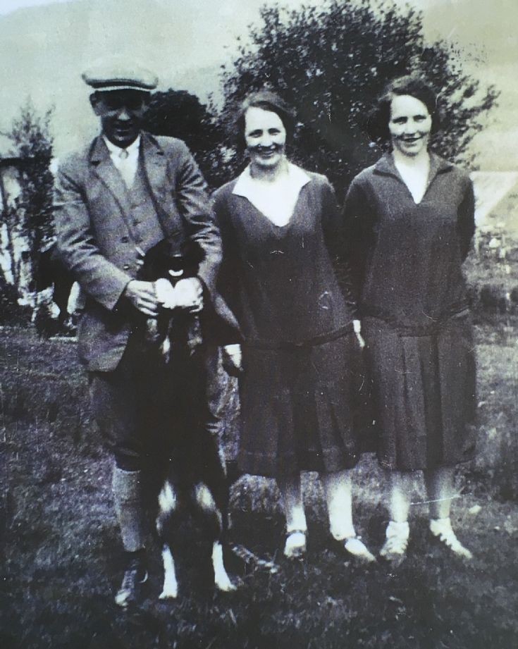 Willie, Katy and Joey Boyle, Bohuntin 1940 ?